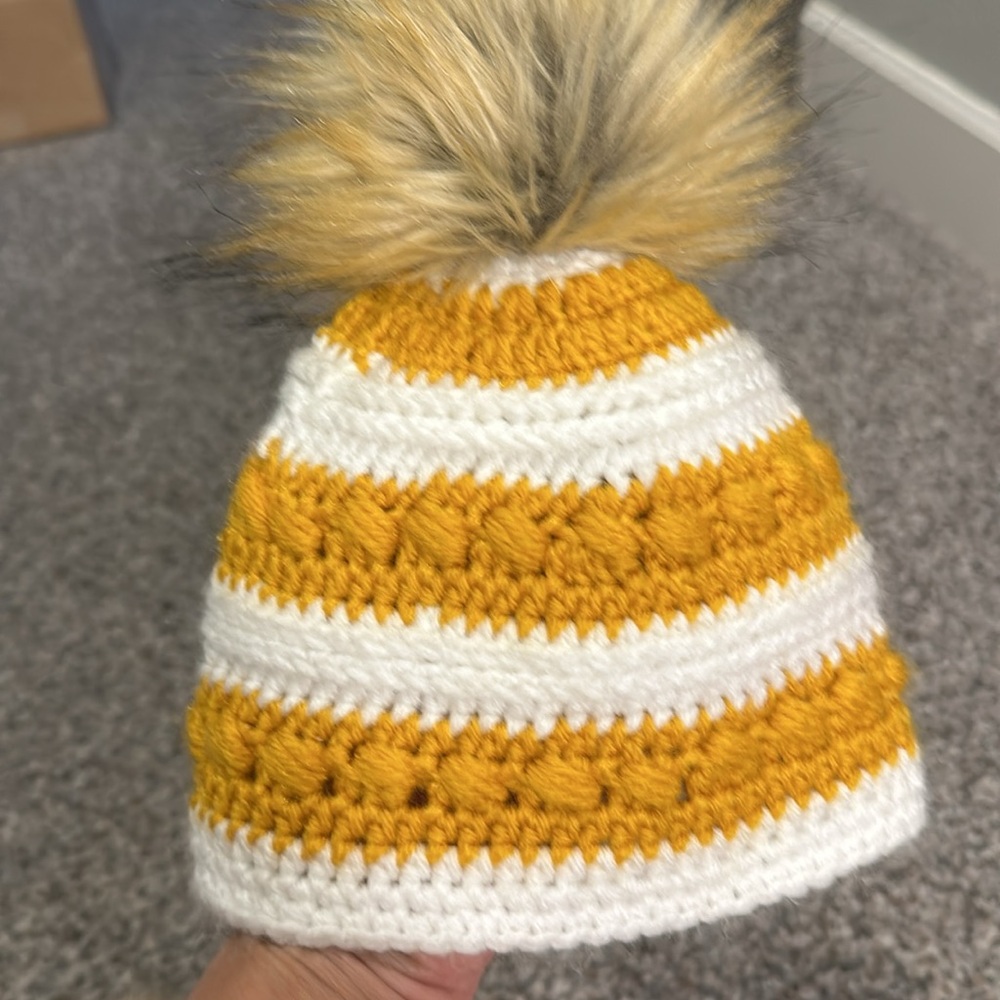 Winter hats - Picture 2 of 4